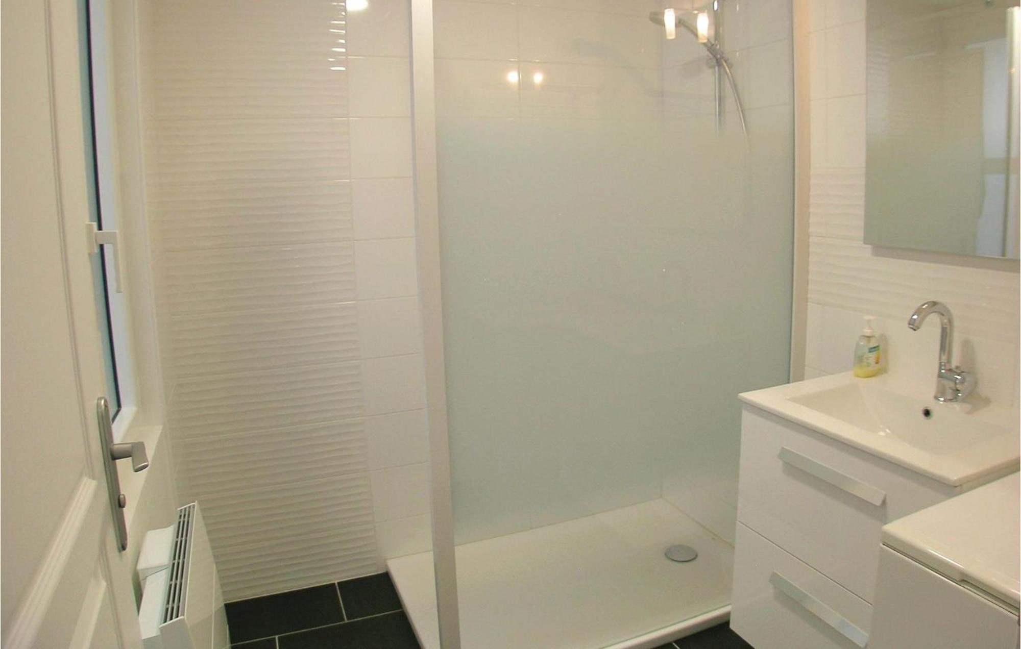 2 Bedroom Awesome Apartment In Mers-Les-Bains Bagian luar foto