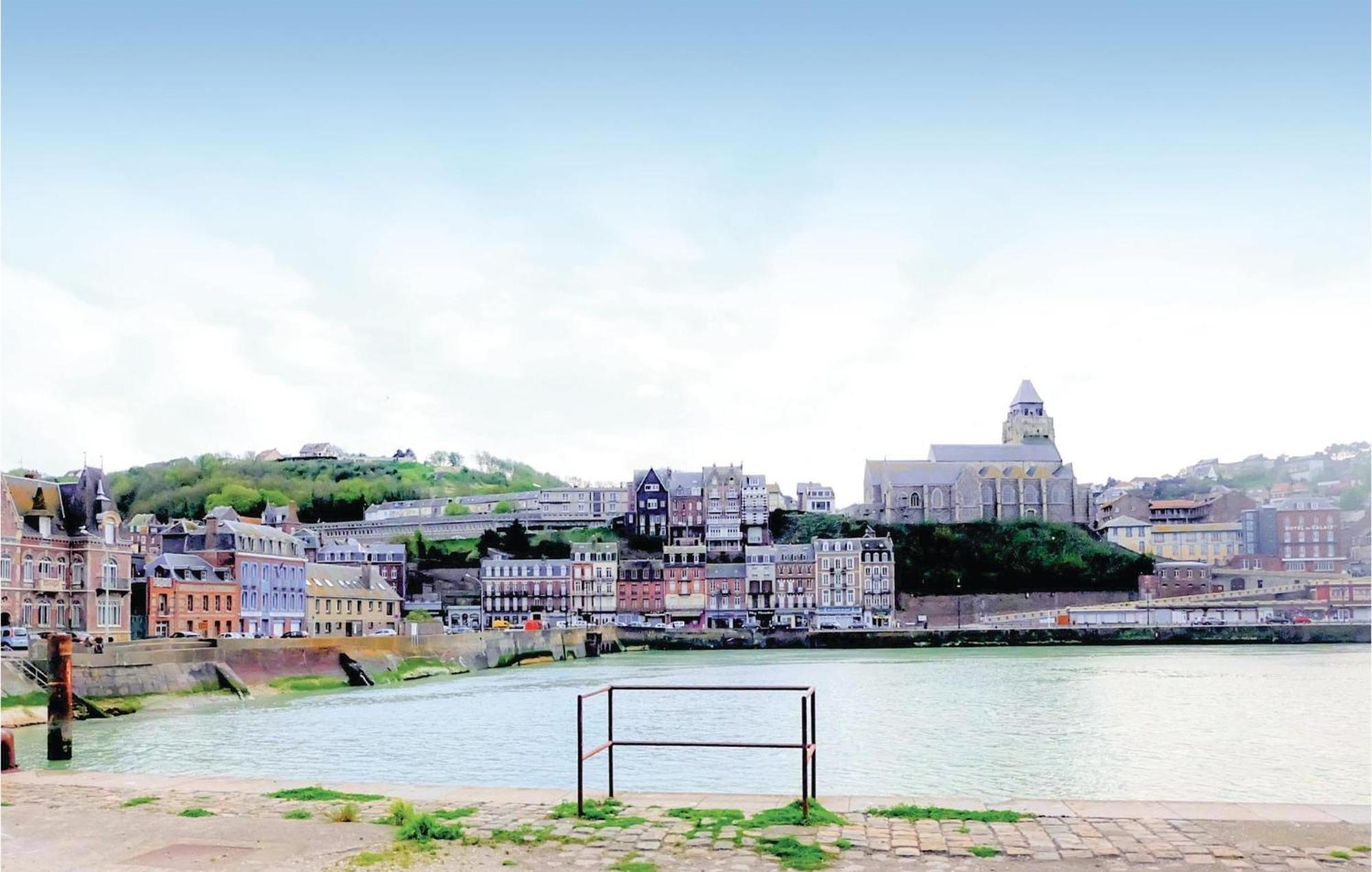 2 Bedroom Awesome Apartment In Mers-Les-Bains Bagian luar foto